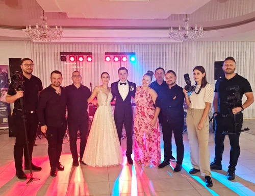 Kamerzysta weselny w Bydgoszczy – profesjonalne nagranie toastów i przemówień gości.